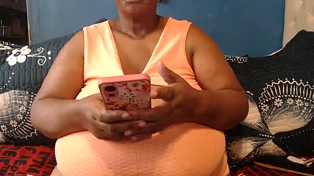 CUTEFIRMMELONSS online show from February 25, 2026, 7:19 am