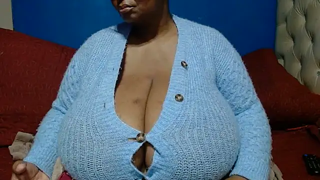 CUTEFIRMMELONSS online show from June 11, 2026, 9:34 pm