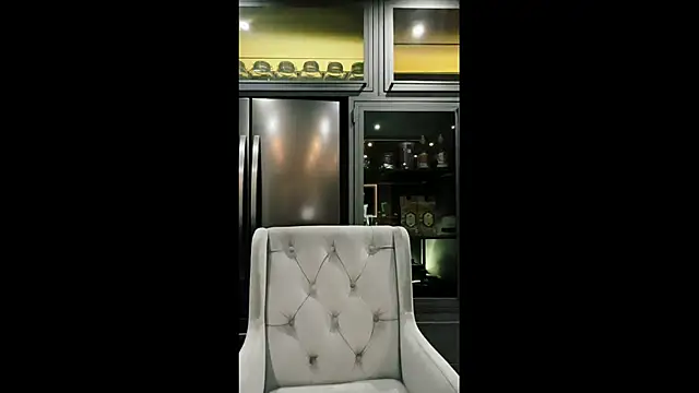 Snapshot of Youlittlepervertt_ chatting on March 8, 2026, 4:05 am Youlittlepervertt online show from March 8, 2026, 4:05 am