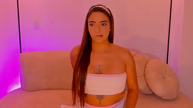 MariamRivera  online show from September 12, 2025, 11:48 pm