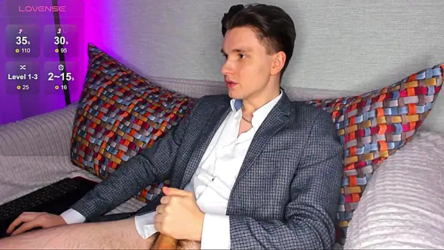 maxboy4 online show from February 16, 2025, 3:27 pm