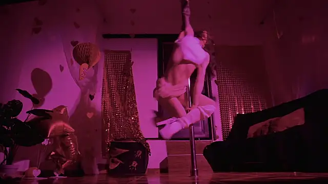  Avriles  online show from March 3, 2025, 7:03 am