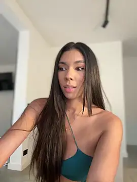 EllaSanz  online show from September 11, 2025, 8:20 pm