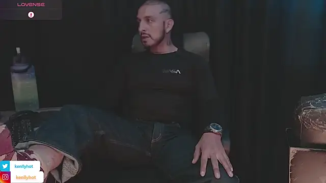 KenllyH online show from April 2, 2026, 12:18 am