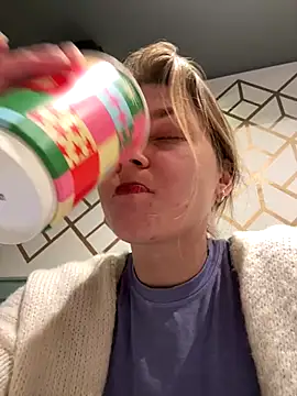 ValenciaShock online show from December 14, 2025, 6:41 am