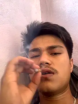 Hullax online show from September 24, 2025, 3:57 am