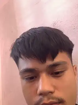 Hullax online show from November 6, 2025, 4:16 am