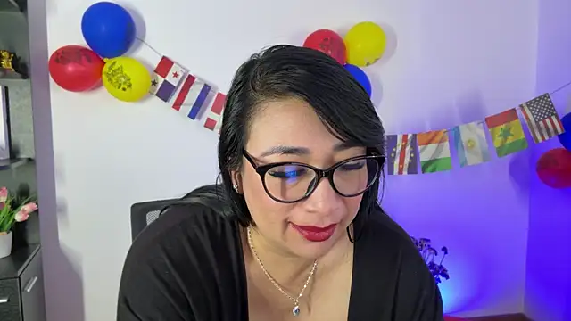 Karina Yang online show from June 16, 2026, 1:00 pm