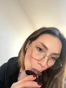 TalullaX online show from November 10, 2025, 3:17 pm