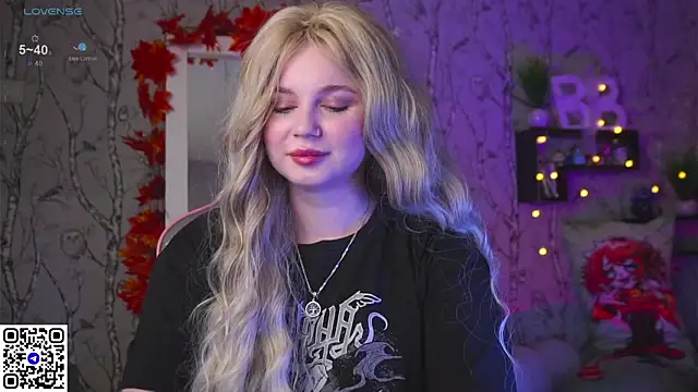 Moon Valkyrie online show from September 17, 2025, 7:43 am