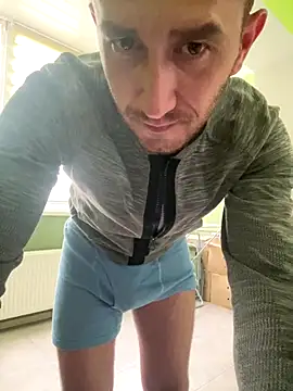 Snapshot of SexSanich chatting on September 29, 2025, 10:33 am SexSanich online show from September 29, 2025, 10:33 am