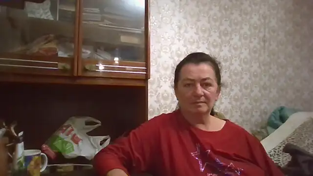 Snapshot of GypsiQueen2 chatting on October 18, 2025, 5:26 pm GypsiQueen2 online show from October 18, 2025, 5:26 pm