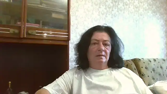 GypsiQueen2 online show from July 2, 2026, 3:23 am