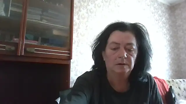 GypsiQueen2 online show from July 3, 2026, 6:20 am