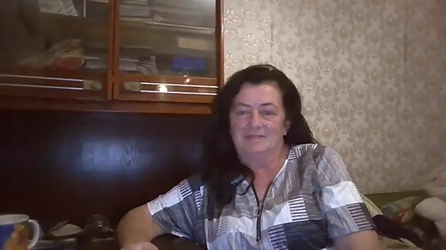 Snapshot of GypsiQueen2 chatting on September 12, 2025, 6:51 pm GypsiQueen2 online show from September 12, 2025, 6:51 pm