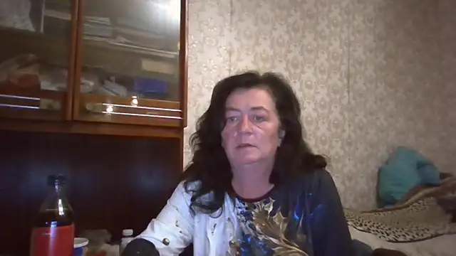 Snapshot of GypsiQueen2 chatting on September 28, 2025, 6:26 pm GypsiQueen2 online show from September 28, 2025, 6:26 pm