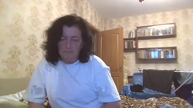 GypsiQueen2 online show from July 12, 2026, 6:31 pm