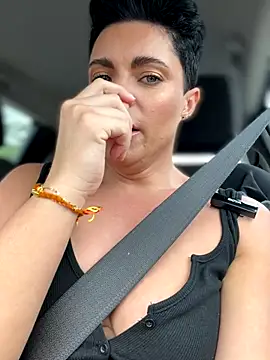 LukeLouHarvey online show from October 17, 2025, 5:22 am