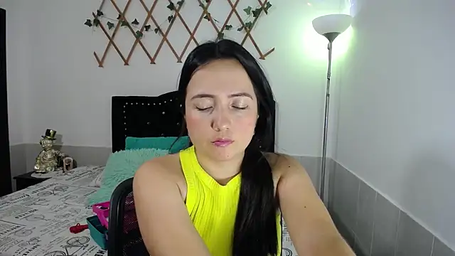 naughty girl 4u online show from February 13, 2026, 5:57 pm