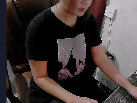 makemefallin online show from October 3, 2025, 1:45 pm