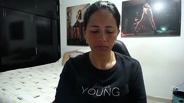 Snapshot of sharoon_cheerry chatting on February 21, 2026, 1:24 pm sharoon cheerry online show from February 21, 2026, 1:24 pm