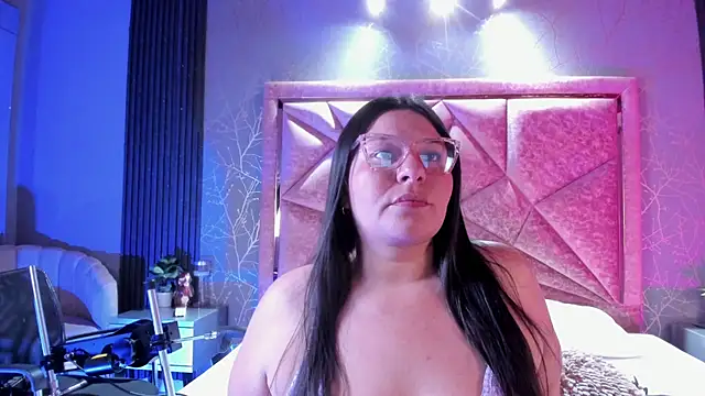 Amanda-Cruz online show from October 1, 2025, 12:49 am