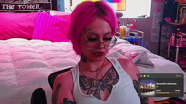 Snapshot of MissRomero chatting on March 18, 2026, 10:32 pm MissRomero online show from March 18, 2026, 10:32 pm