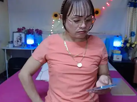 UrAsianPrincessDanie online show from August 6, 2026, 11:44 pm