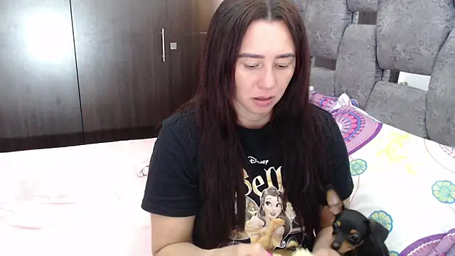 Snapshot of sara_hott_1 chatting on June 9, 2026, 4:19 pm sara hott 1 online show from June 9, 2026, 4:19 pm