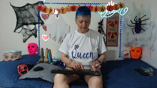 loquitaqueen011 online show from October 22, 2025, 3:55 pm