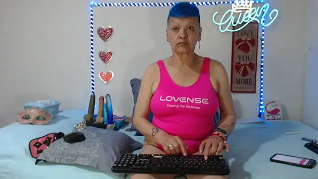 loquitaqueen011 online show from May 16, 2026, 5:23 pm