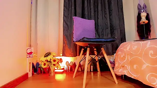 lesly xx online show from September 9, 2025, 11:14 pm