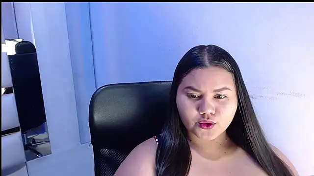 Snapshot of ValenTitis chatting on October 2, 2025, 8:34 pm ValenTitis online show from October 2, 2025, 8:34 pm