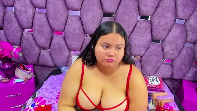 Snapshot of ValenTitis chatting on March 18, 2025, 10:58 pm ValenTitis online show from March 18, 2025, 10:58 pm