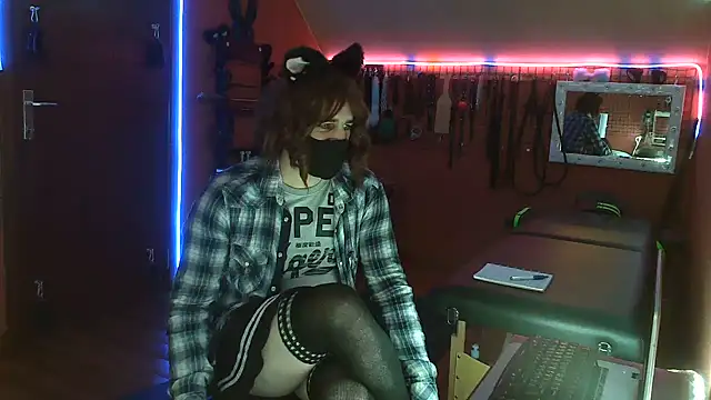 Ginny-the-bdsm-nympho online show from July 9, 2026, 5:01 pm