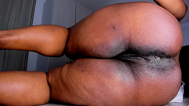 Skarleth69 online show from October 9, 2025, 2:01 am