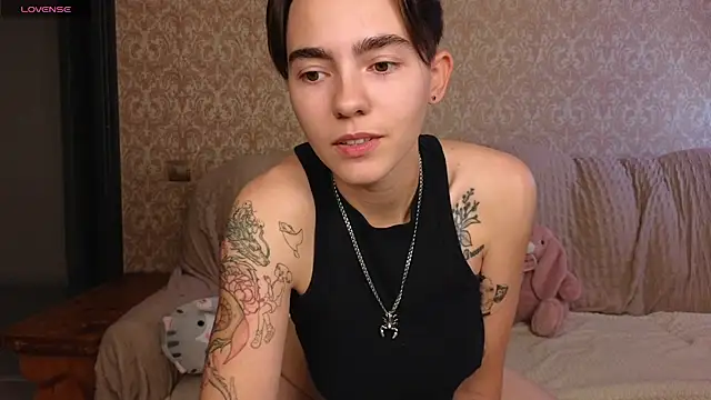 twobabesweet online show from July 26, 2026, 6:31 am