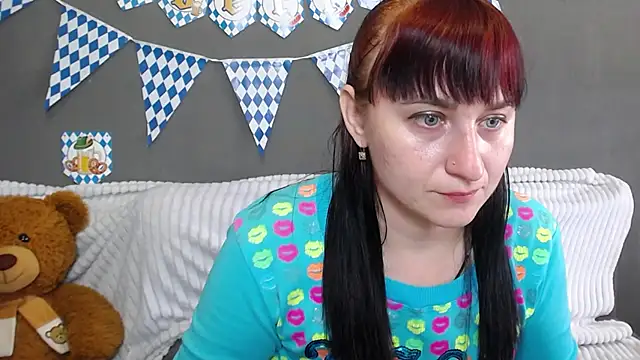 NinaFlawlees online show from September 30, 2025, 12:00 pm