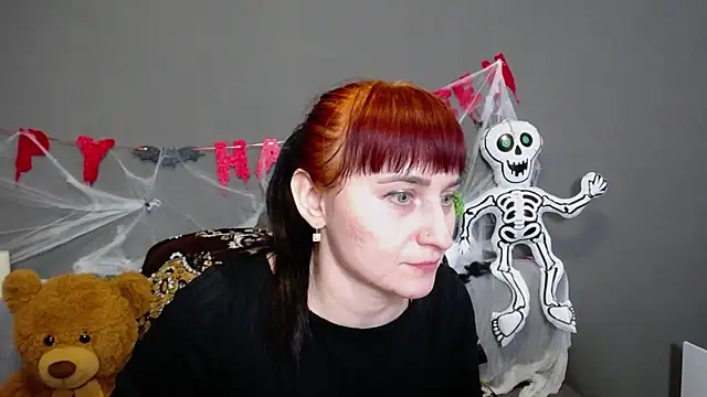 NinaFlawlees online show from October 28, 2025, 12:59 pm