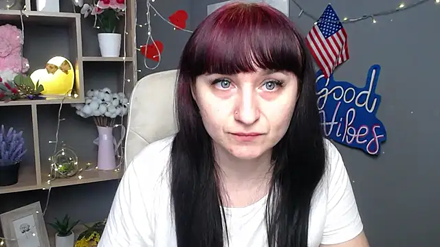 Snapshot of NinaFlawlees chatting on July 9, 2026, 6:14 am NinaFlawlees online show from July 9, 2026, 6:14 am