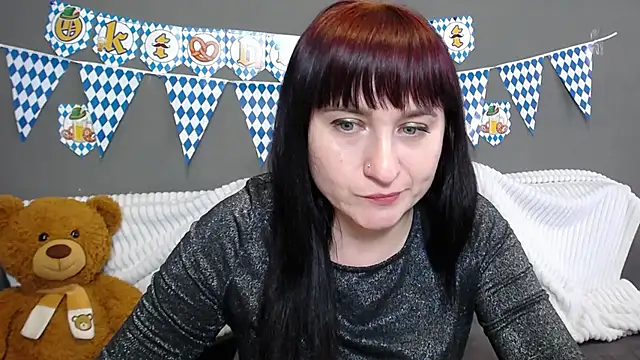 NinaFlawlees online show from September 28, 2025, 12:12 pm