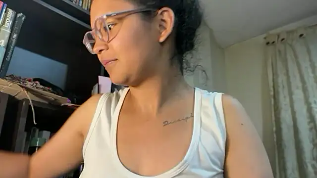 Hathorlove online show from June 16, 2026, 2:11 am