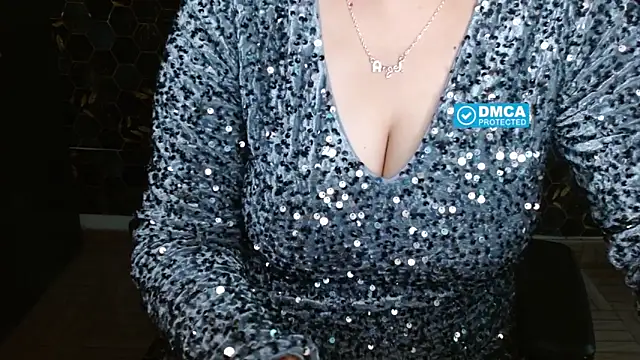 KinderrJoy online show from February 3, 2026, 4:43 am