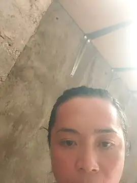 yournewgirldiana online show from September 9, 2025, 7:07 am