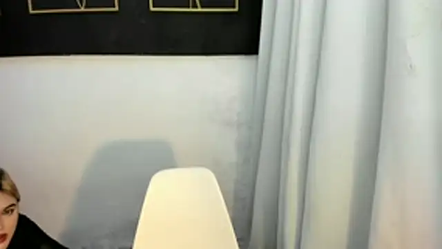 hotstellacumxxx online show from December 2, 2025, 8:21 pm