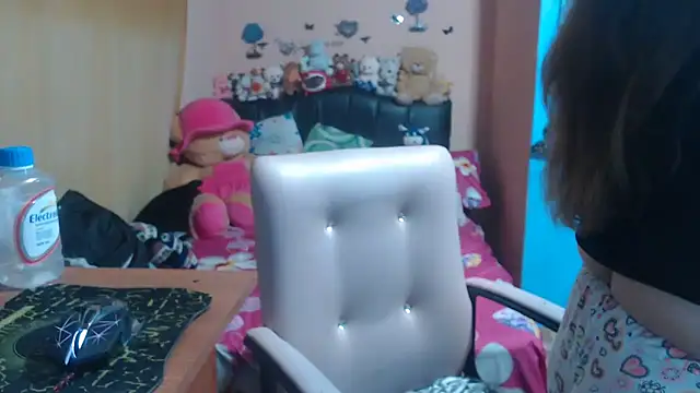 milfeddy  online show from March 14, 2026, 11:00 pm