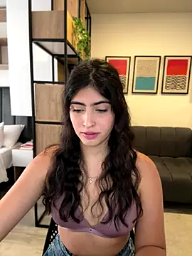 Gaby zahir  online show from October 17, 2025, 3:36 pm