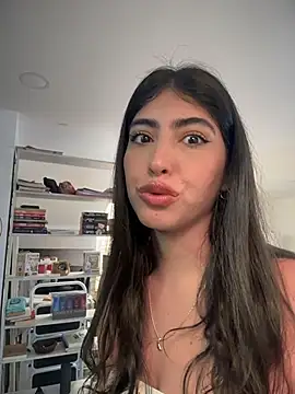 Gaby zahir  online show from December 22, 2025, 1:00 pm