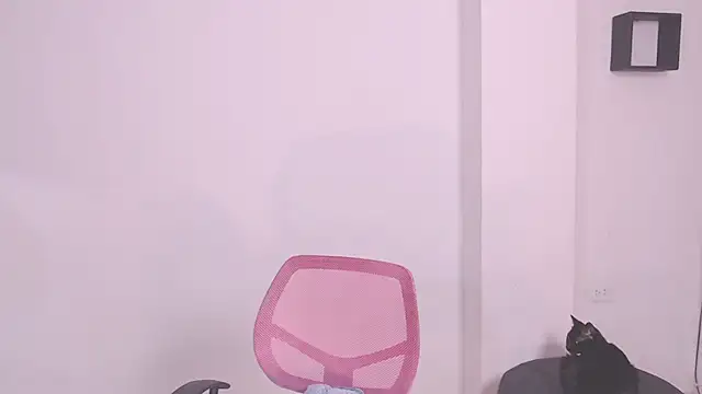 1eve rox online show from February 24, 2026, 10:32 pm