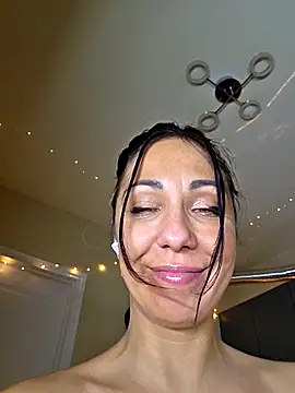 Snapshot of LeticiaWoods chatting on March 9, 2026, 10:02 pm LeticiaWoods online show from March 9, 2026, 10:02 pm